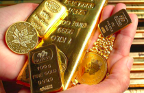 Điểm tin sáng: USD giảm sâu, vàng treo cao