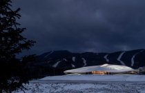 Ấn tượng trung tâm hội nghị quanh co giữa những ngọn núi ở Trung Quốc