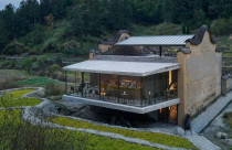 Quán cafe cùng hiệu sách nằm giữa cánh đồng đặc biệt ở Trung Quốc