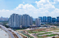 Bất động sản Tp.HCM: Vì sao giá tăng nhưng vẫn cần... giải cứu?