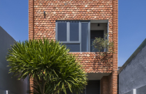 Ngôi nhà 2 tầng hai mái ngói vảy cá thấm đượm ký ức tại Tây Ninh