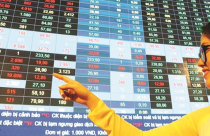 Cổ phiếu ngân hàng liên tiếp 'dậy sóng', nhà đầu tư hốt bạc