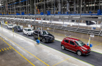 Reuters: Công ty sản xuất linh kiện cho Apple muốn mua dây chuyền sản xuất xe điện của Vinfast