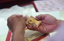 Điểm tin sáng: Giá vàng quay đầu giảm nhanh