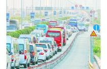 Giao thông cửa ngõ TPHCM quá tải