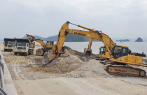 Xem xét kỷ luật cán bộ liên quan đến vụ đổ đất lấn bãi triều tại Vân Đồn