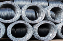 Doanh nghiệp đồng loạt tăng giá thép từ 300 – 500 đồng/kg