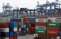 5 tháng, cán cân thương mại thâm hụt 369 triệu USD