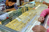 Điểm tin sáng: Vàng giảm giá phiên đầu tuần
