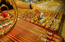 Điểm tin sáng: USD phục hồi, vàng giảm sâu