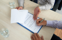 Phân biệt 'đặt cọc' với 'thỏa thuận đặt cọc' mua bán bất động sản