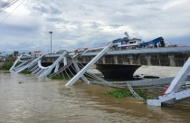 Sập toàn bộ lan can trang trí cầu Maspero ở Sóc Trăng