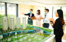 Môi giới xoay đủ cách để không phải “ngủ đông giữa mùa hè”