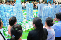 Môi giới bất động sản xoay sở tìm khách