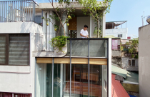 Nhà ống 5 tầng hiện đại nhưng vẫn lưu giữ bản sắc văn hóa tại Hà Nội