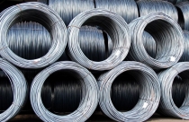 Giá thép cuộn, thép cây tăng 300.000 đồng/tấn