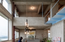 Căn hộ duplex vừa làm văn phòng vừa để ở của cặp vợ chồng trẻ tại Bỉ