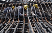 Tiêu thụ thép trong nước giảm mạnh