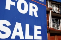 Nghịch lý: Giá nhà giảm có thể là con dao hai lưỡi với người mua nhà lần đầu