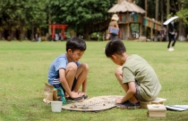 Trẻ em phố thị vui Tết thiếu nhi trong đô thị triệu cây xanh