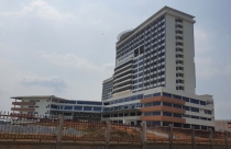 Bình Dương yêu cầu sớm hoàn thành bệnh viện hơn 2.300 tỉ đồng