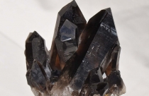 Ý nghĩa của đá thạch anh đen theo phong thủy