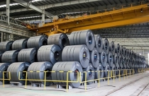 Giá thép cuộn cán nóng tiếp tục “bốc hơi” 15 USD/tấn