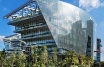 Sử dụng kính phản quang trong xây dựng cần lưu ý những gì?