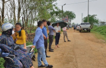 Nhà đầu tư gồng mình ôm đất chờ nới room tín dụng