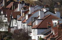 Giá nhà giảm gây rủi ro cho các nền kinh tế lớn