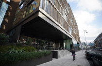 Khủng hoảng nhà ở đe dọa Twitter, Goldman Sachs và Ikea, doanh nghiệp phải xây chung cư cho nhân viên tại bãi đỗ xe