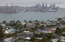 Suy thoái nhà ở khiến tăng trưởng toàn cầu chỉ đạt 0,3% trong năm 2023