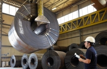 Thép cuộn cán nóng nhập khẩu đồng loạt tăng giá