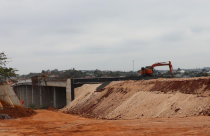 Đại lộ 1.200 tỉ đồng kết nối Sân bay Buôn Ma Thuột lại trễ hẹn, xin gia hạn đến cuối 2023