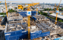 Hòa Bình, FLC, Apax Holdings... bị HoSE nhắc nhở vì chưa nộp báo cáo tài chính quý 4