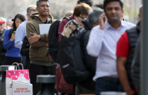 Fed tăng lãi suất lần thứ 9, bất chấp căng thẳng đang tấn công hệ thống ngân hàng