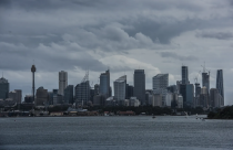 SVB và Credit Suisse sụp đổ, nhà đầu tư quan ngại về giá trị thực của bất động sản