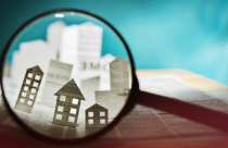Phân tích thị trường nhà đất khác gì so với phân tích thị trường chứng khoán?