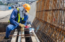 Giá thép trong nước giảm 9 lần liên tiếp, mất mốc 15 triệu đồng/tấn