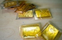 Giá vàng hôm nay 10-7: Vàng, USD chờ quyết định của Fed