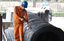 Thị trường thép “chìm nổi” theo bất động sản