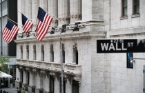 Dự báo suy thoái tài chính trong ba năm tới, Mỹ bị hạ bậc xếp hạng tín nhiệm