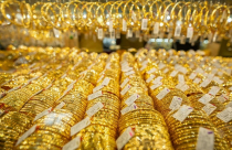 Giá vàng hôm nay 19-8: Chưa thể bứt phá, vẫn dưới ngưỡng 1.900 USD/ounce