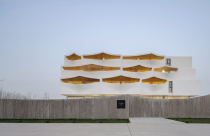 Sky Yards Hotel - khách sạn độc đáo với mái uốn lượn ở Trung Quốc