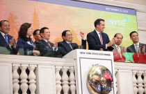 Thủ tướng Phạm Minh Chính rung chuông tại Sàn chứng khoán New York