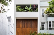 Nhà phố dài và mỏng nhưng bên trong vẫn thông thoáng, đầy đủ tiện nghi tại Quận 2