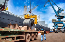 Hòa Phát thông báo giảm giá bán thép cuộn cán nóng tại thị trường nội địa trong đầu tháng 11/2023