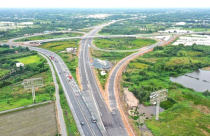 Cao tốc Đồng bằng sông Cửu Long: Xây cầu cạn nhiều lợi thế nhưng chi phí cao gấp 2,6 lần so với phương án đắp nền