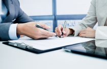 Từ ngày 2/11/2023, ngân hàng không được bán bảo hiểm liên kết đầu tư khi khách vay tiền