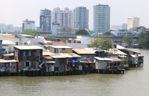 Bất động sản 24h: Thí điểm cho hộ dân có nhà ven kênh rạch TP.HCM mua nhà ở xã hội